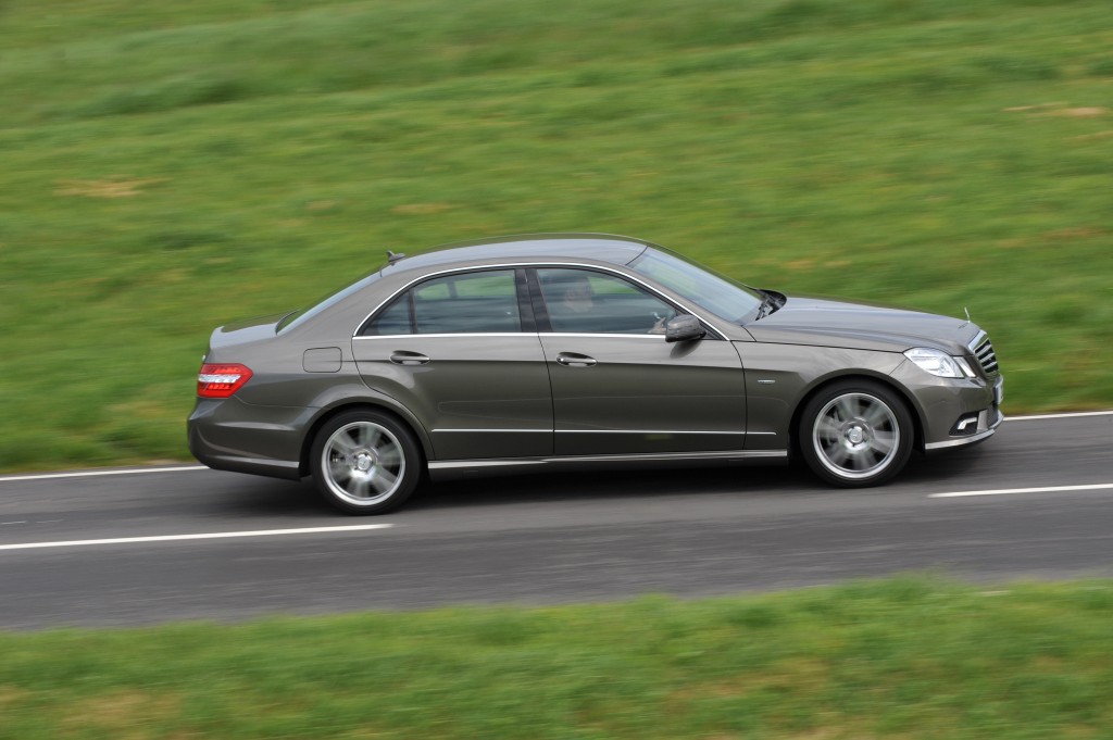 Mercedes-Benz E220 CDI BlueEFFICIENCY Saloon Executive SE - Car Write ...